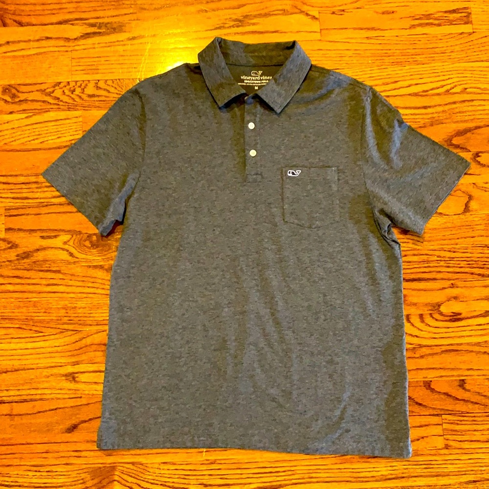 Vineyard Vines Polo in Like New condition size Medium